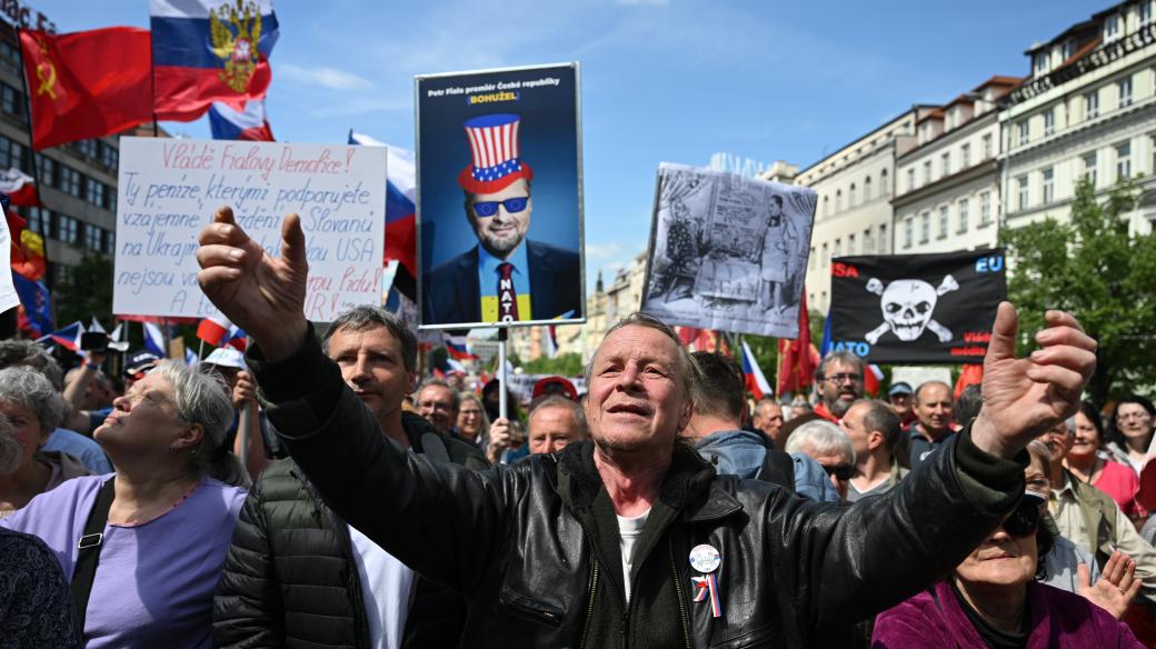 Demonstrace proti vládě