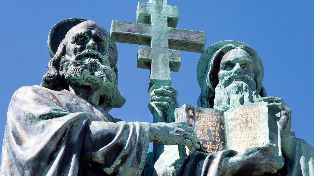 Socha Cyrila a Metoděje v hoře Radegast v Beskydech (ilustrační foto)