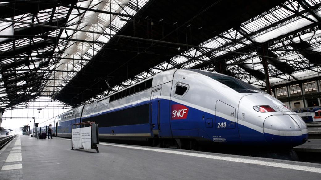 Francouzský rychlovlak TGV (nádraží Paris Gare de Lyon)