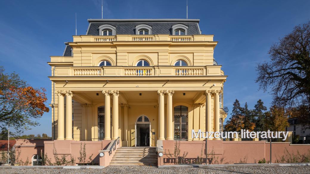 Muzeum literatury sídlí v Petschkově vile v Bubenči