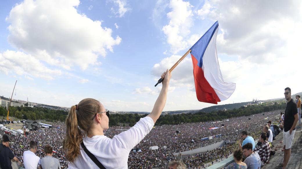 Demonstrace na pražské Letné