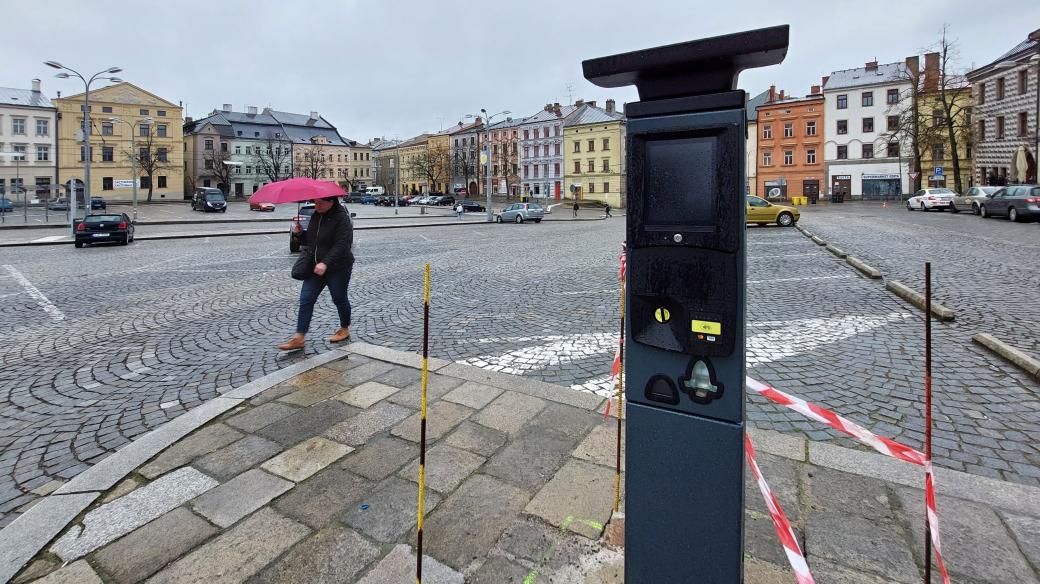 Nové parkovací automaty už jsou v centru Jihlavy, fungovat začnou v květnu