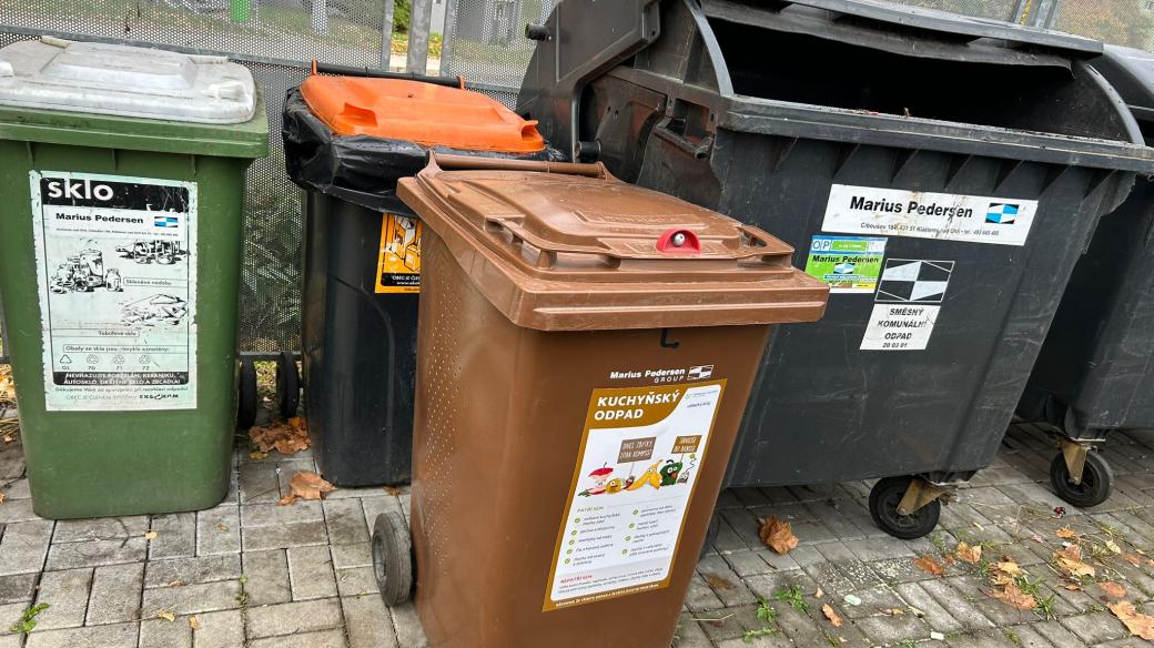 V Klášterci nad Ohří pokračují po loňském úspěchu v třídění kuchyňského odpadu další stovky domácností