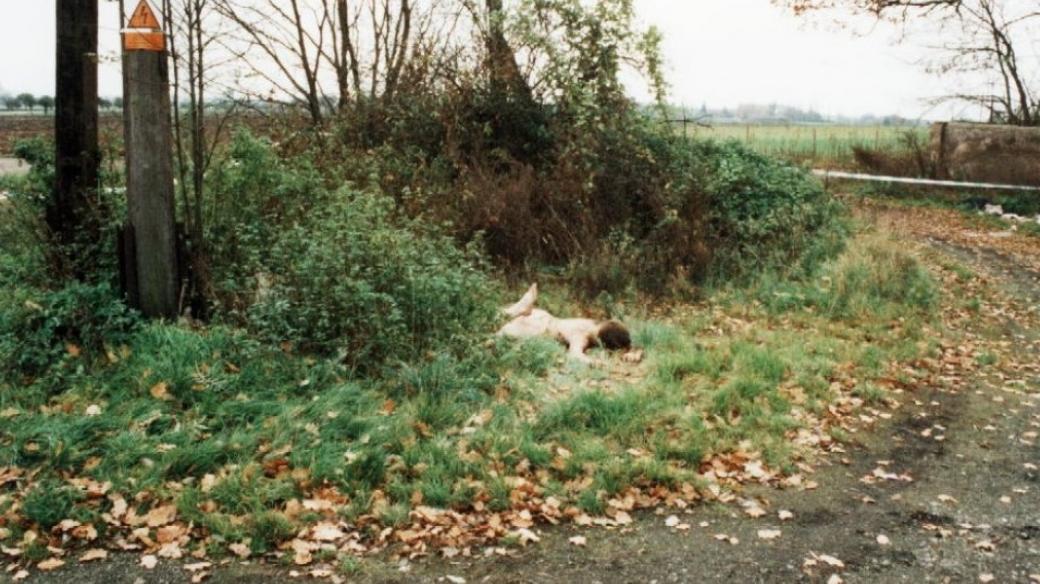 Tělo zavražděného objevil u Bedihošti řidič dodávky 7. listopadu 2001 ráno, když se zastavil na malou pauzu