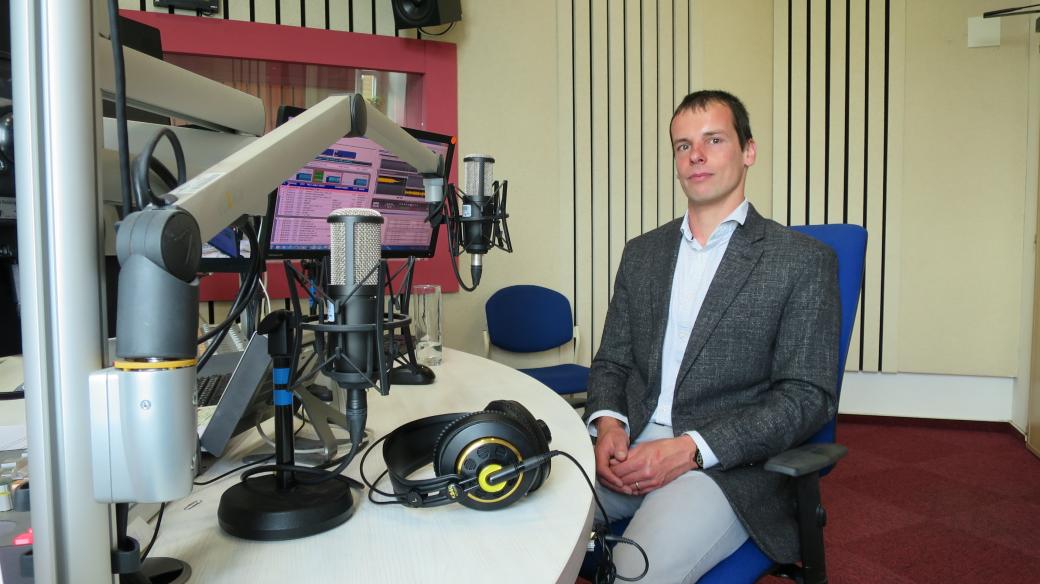 Mgr. Lukáš Vízek, Ph.D. ve studiu Českého rozhlasu Hradec Králové