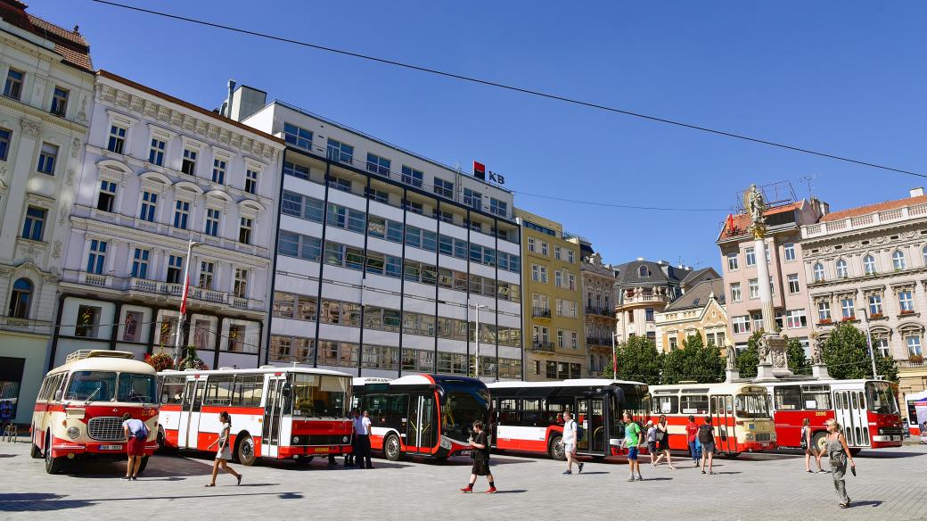 Dopravní nostalgie, připomínka 90. výročí zahájení městské autobusové dopravy v Brně