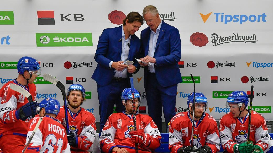 Kari Jalonen a jeho asistent Martin Erat na lavičce českých hokejistů