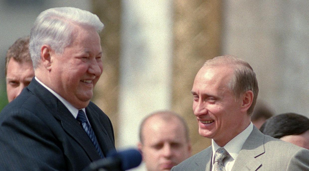 „Odcházím, udělal jsem, co jsem mohl,“ loučil se roku 1999 Boris Jelcin, když předal moc svému nástupci, dosavadnímu předsedovi vlády Vladimiru Putinovi (ilustrační foto)