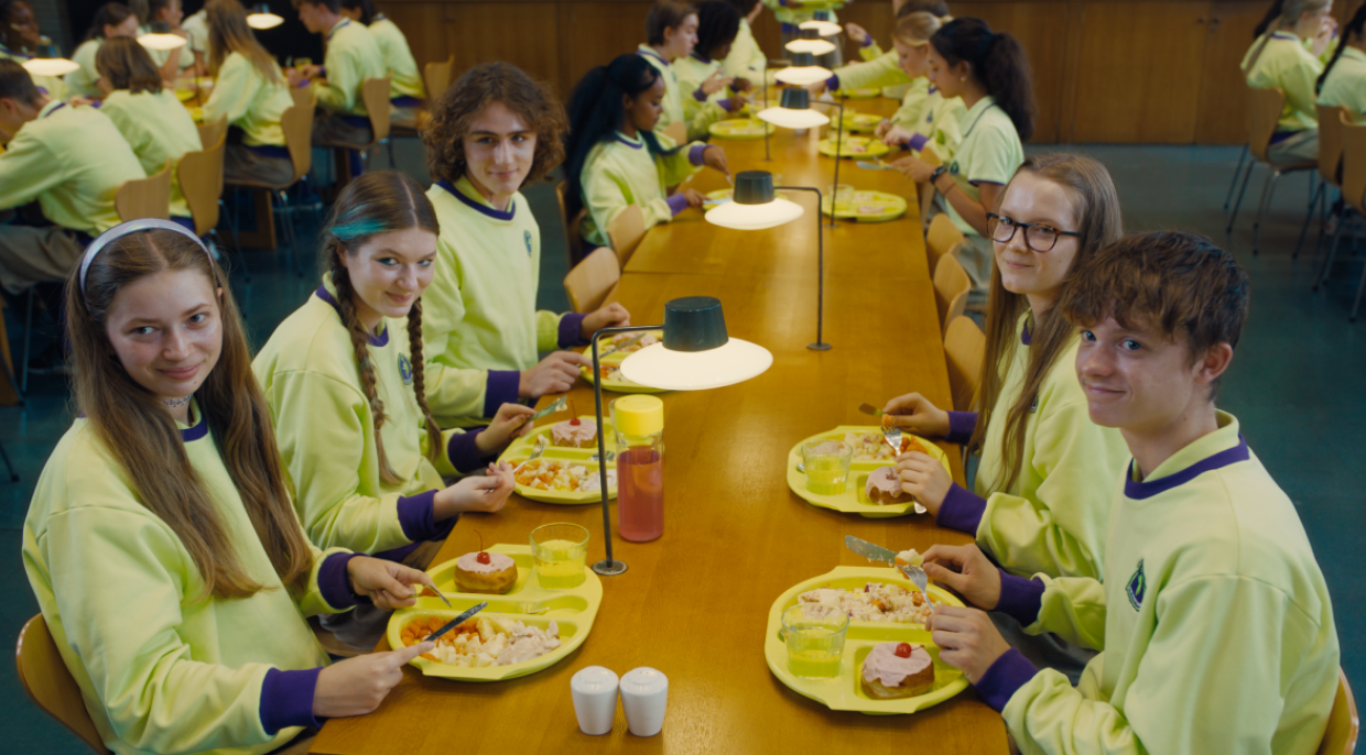 Ve snímku Club Zero se bohaté děti na internátní škole učí, jak přestat jíst