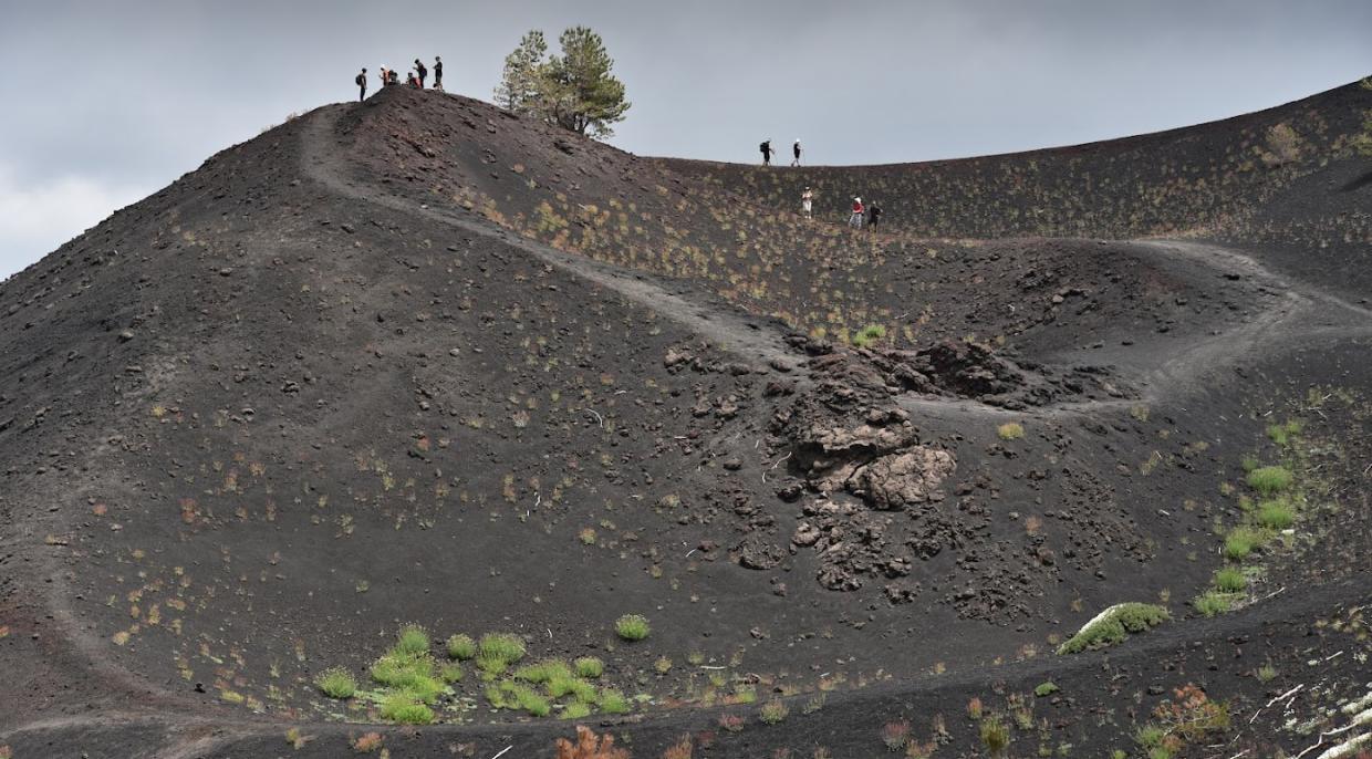 Sopka Etna, kráter