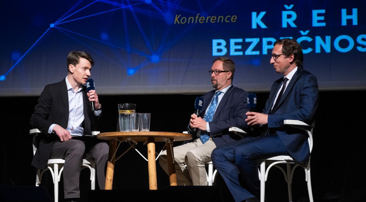 Debata Pro a proti o svobodě slova s Romanem Jochem a Tomášem Koblížkem
