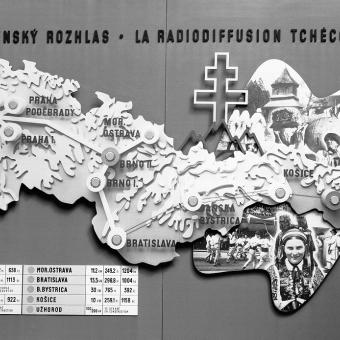 Mapa vysílačů prezentovaná na Zemské výstavě východu v Košicích (1938)