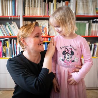 Absolutně nevidomá Alena Terezie Vítek je už přes pět let mámou Šarloty