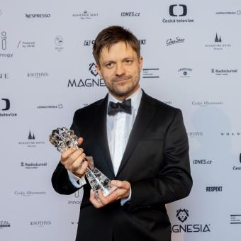 Nejlepší režie / Nejlepší scénář: Jiří Mádl (Vlny)