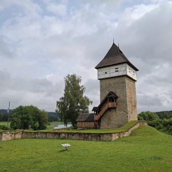 Tvrz, přesněji hraniční pevnost v Tiché, těžko si dnes představit, že toto místo bylo rumištěm a skládkou nedaleko ostnatých drátů