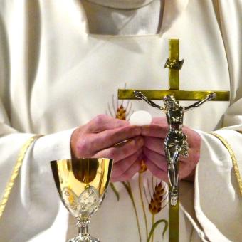 kněz , náboženství , křesťanství