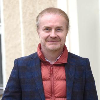 Pavel Šporcl: K typickému šátku jsem při hraní rocku oblékl i ponožky a tričko s lebkou