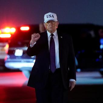 Donald Trump vysvětluje útok na Írán snahou režimu obnovit jaderný programu