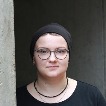 Na kytaru hraju, protože jsme bydleli v paneláku, říká Kateřina Hošková