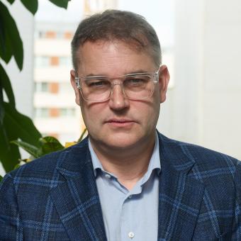 Jsme národ hobitů v salátové míse, říká Mojmír Hampl. Globální dění nás zasahuje víc, než si připouštíme