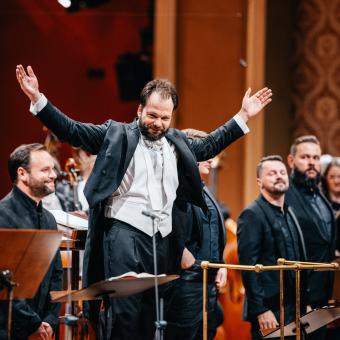 Petr Popelka (dirigent) a Symfonický orchestr Českého rozhlasu v Rudolfinu