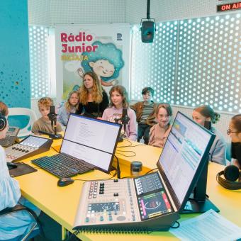 Ve studiu Rádia Junior to žilo