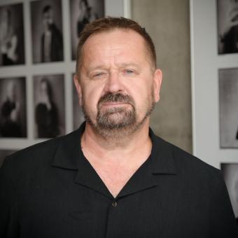 AfD určuje, kteří Němci nejsou tak úplně Němci. Ti by se stali druhořadými občany, popisuje Fischer
