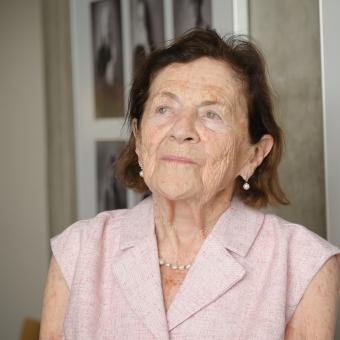 Vztahy mezi lidmi by byly výborné, kdyby nebyla politika tak nenávistná, říká přeživší šoa Erbenová