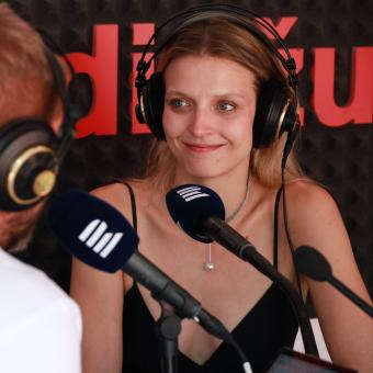 Natáčení je osamocené a stresující. Chyběla mi stálost, říká k angažmá v Divadle Na zábradlí Simona Lewandowska