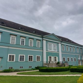 Na zámku v Dačicích najdete vycpané i živé ptáky. Jeden z majitelů byl nadšeným ornitologem