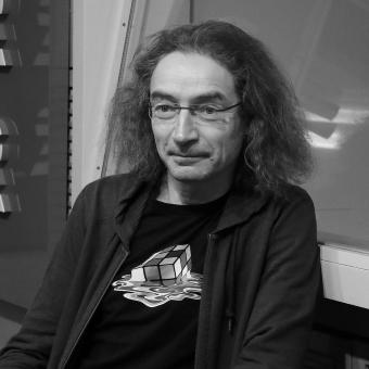 Peníze nejsou cíl. Cílem je na něco přijít, něco objevit, vysvětloval motivaci vědců Pavel Jungwirth