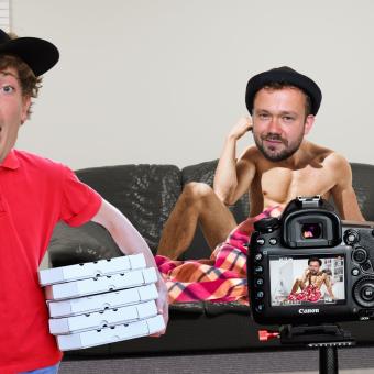 Brzy zazvoní pán s pizzou. Jaké jsou podle Chudáčků nejdivnější zápletky pornofilmů?