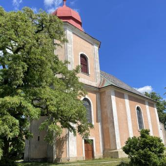 Kostel sv. Petra a Pavla v Rohovládově Bělé