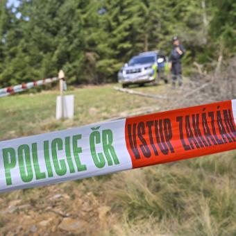 Armáda místo Dekonty. Jak to bylo s jedy na Šumavě a proč nakonec Babiš zastavil Červeného