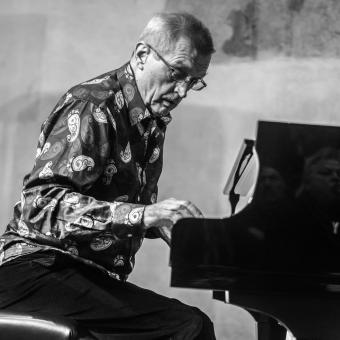 „Nepustit Evu Olmerovou do světa byl další zločin komunismu,“ říká Emil Viklický