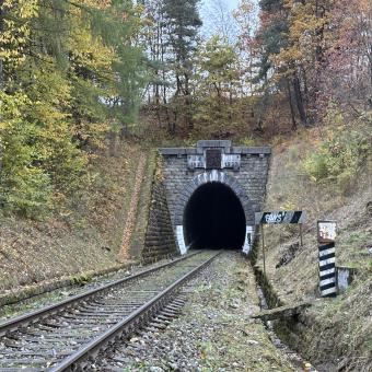 Výbuch na stavbě nejdelšího tunelu. Pracovalo na něm přes 1400 dělníků, jméno nese po Štefánikovi