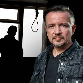 Klíčové důkazy. Pád z Karlova mostu a oprátka ve firmě. Dva případy, ve kterých něco nesedělo