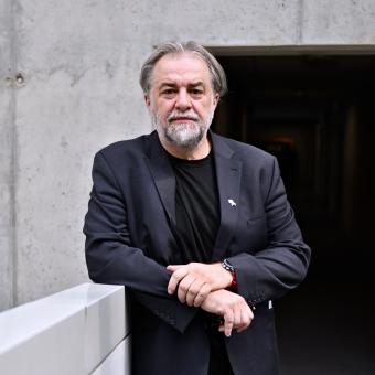 Miloš Doležal, spisovatel, básník, kurátor, rozhlasový tvůrce