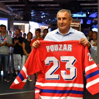 Jaroslav Pouzar při setkání bývalých československých hokejových reprezentantů, kteří se v roce 1976 stali se mistry světa a získali stříbrné medaile na olympijských hrách