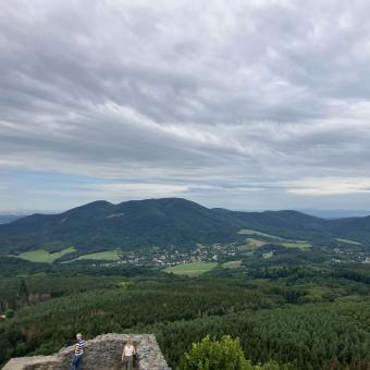 Výhled severním směrem z hradu Salgó