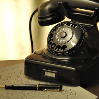 Starý telefon