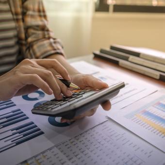 Stabilizace státního rozpočtu se neobejde bez zvýšení daní z příjmů fyzických osob (ilustrační foto)