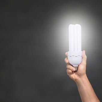 Kateřina Cajthamlová: Na světloplachost má vliv světelný smog i práce v noci. Náchylnější jsou lidé s modrýma očima