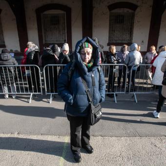 V mrazivých dnech čekají ukrajinští uprchlíci na povolení k pobytu