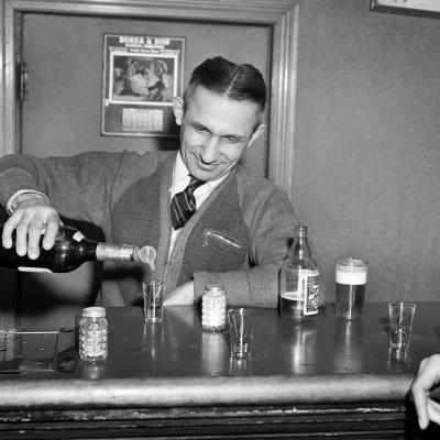 Bar v USA (40. léta)