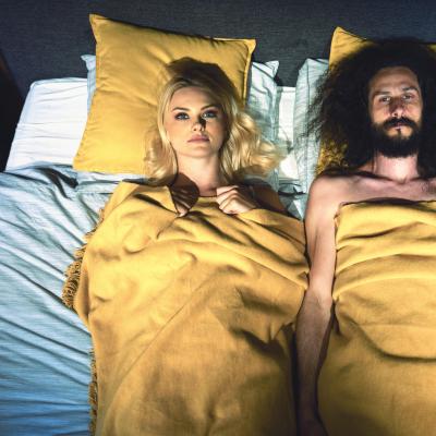 Pár v posteli, milenci, manželé (ilustrační foto)