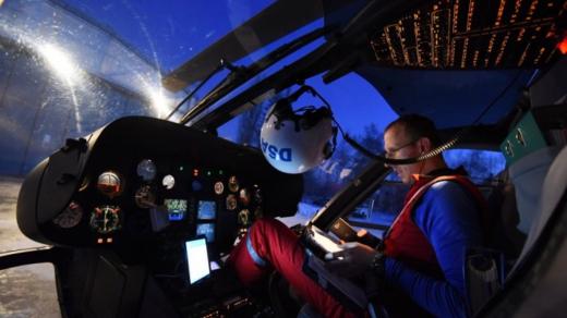Michal Beneš jako pilot záchranného vrtulníku
