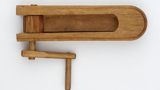 Řehtačka pro Purim