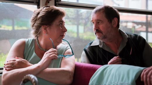 Marie Ludvíková jako vdova Marie a Ctirad Götz jako nimrod Josef Poledne