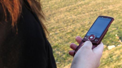 Volání na Linku bezpečí je zdarma jak z pevné linky, tak z mobilního telefonu